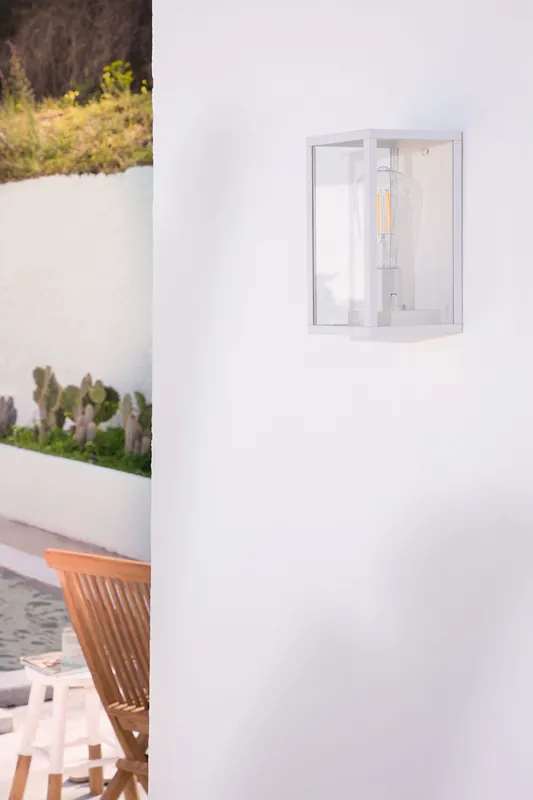 Lampada da parete per esterno in alluminio e vetro Delha Prezzo Ridotto