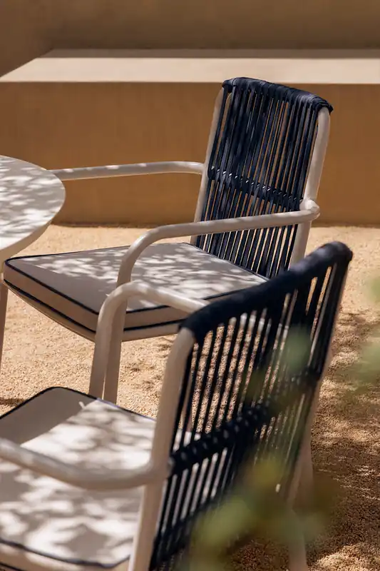 Sedia da giardino impilabile con braccioli in alluminio Alberta Super Prezzo