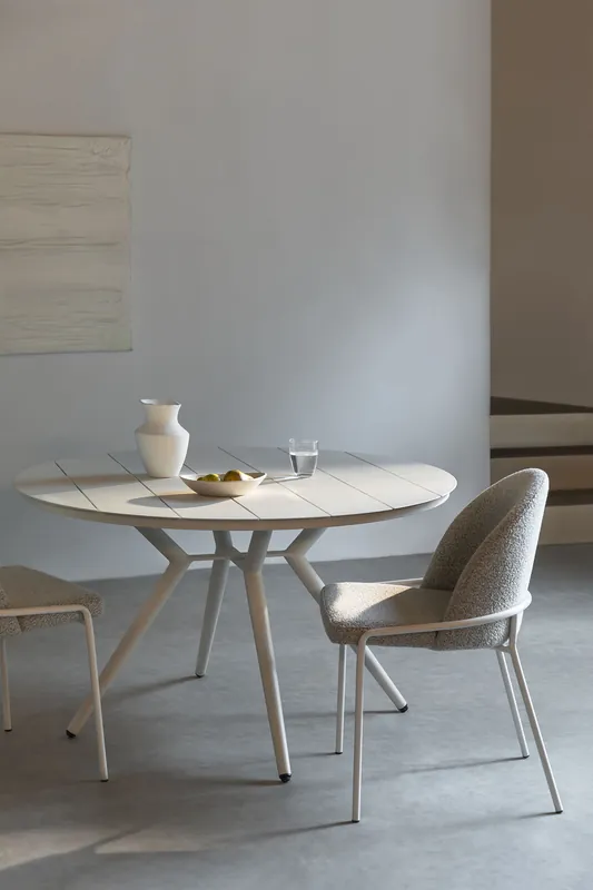 Tavolo da pranzo rotondo in alluminio Valerie Subito Disponibile