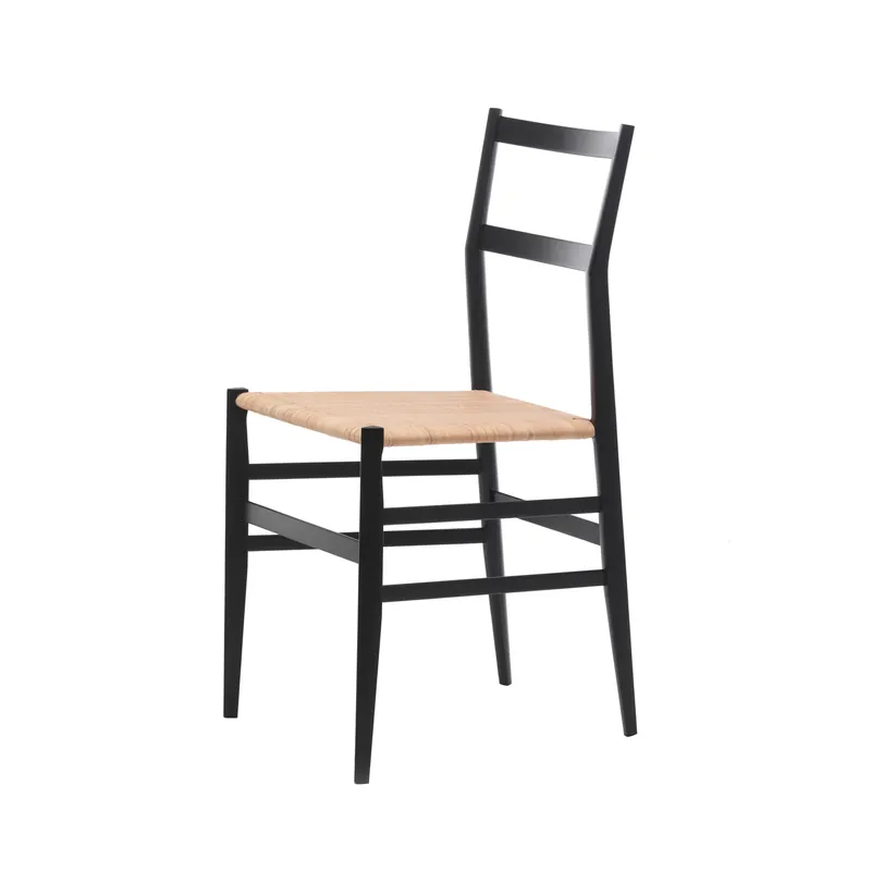 Ashwood kėdė SUPERLEGGERA, sukurta Gio Ponti Cassina įmonei A Buon Prezzo
