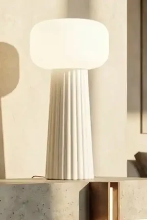Novità Lampada bianca da tavolo design moderno sfera di vetro bianco