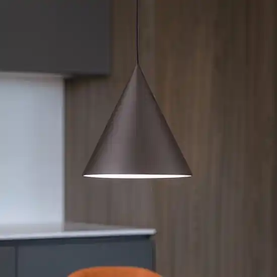 Lampadario a sospensione marrone scuro cono 33 cm di metallo per cucina Acquista Ora